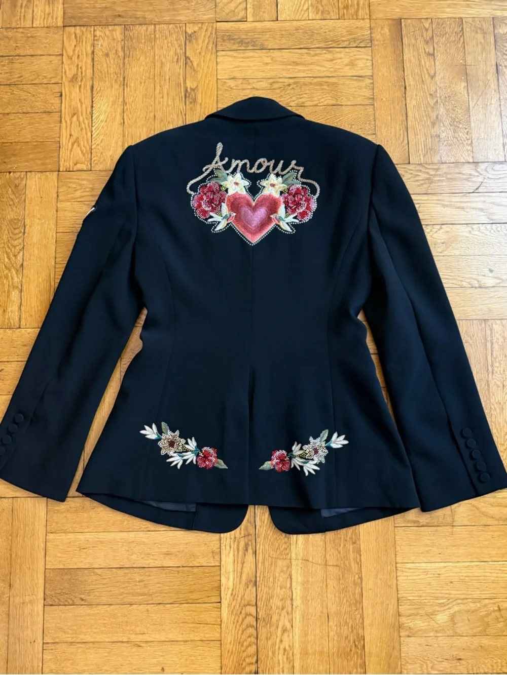 Cinq à Sept
Amour Cheyenne Embroidered Blazer - Picture 7 of 16